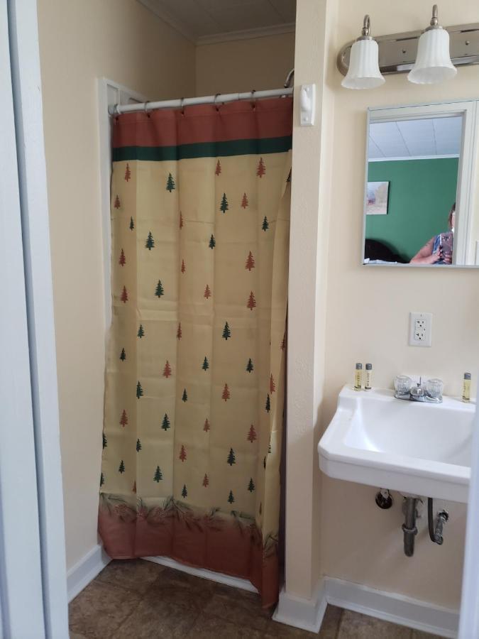 Schroon Lake Blue Ridge Motel מראה חיצוני תמונה